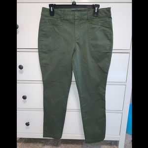 Old Navy Pixie Ankle Mid Rise Olive Pants